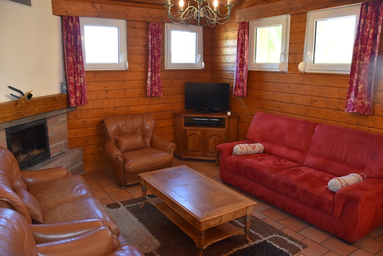 https://closmalpre.qsdev.fr/app/uploads/2024/07/hebergement-chalet-genets-4.jpg