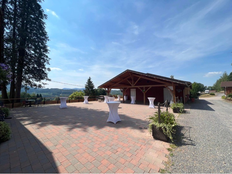 https://closmalpre.qsdev.fr/app/uploads/2024/11/salle-reception-11.jpg