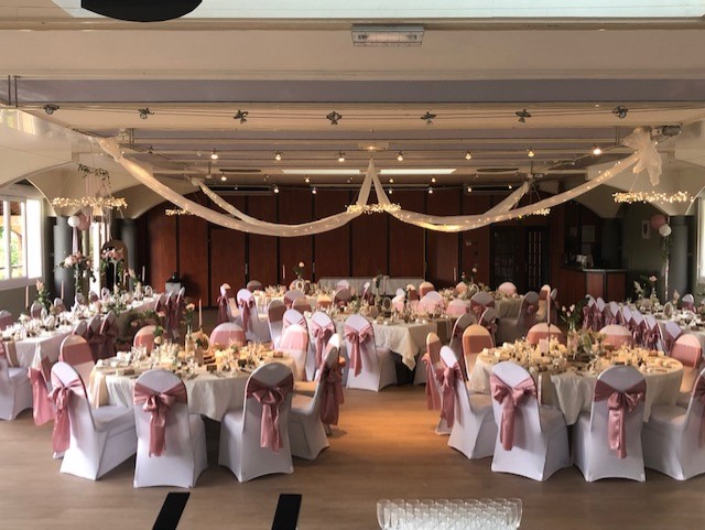 https://closmalpre.qsdev.fr/app/uploads/2024/11/salle-reception-12.jpg