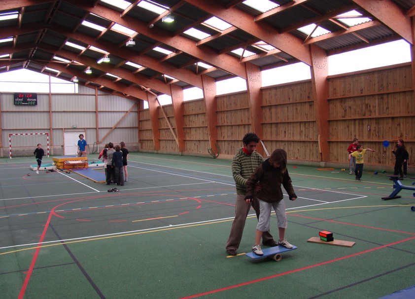 https://closmalpre.qsdev.fr/app/uploads/2025/01/gymnase-1.jpg