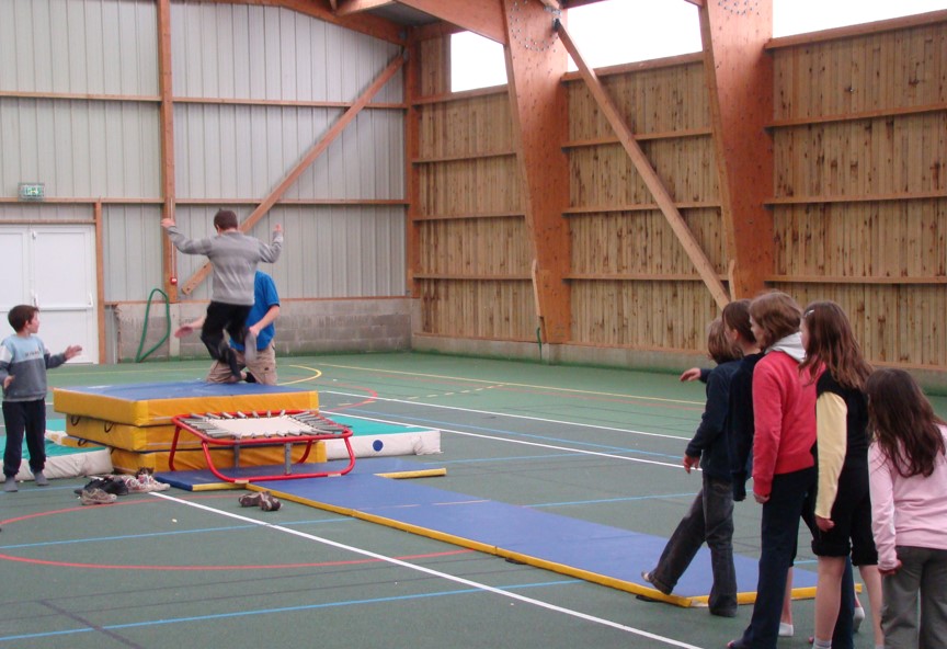 https://closmalpre.qsdev.fr/app/uploads/2025/01/gymnase-4.jpg